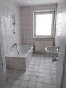 Tageslichtbad mit Badewanne - 