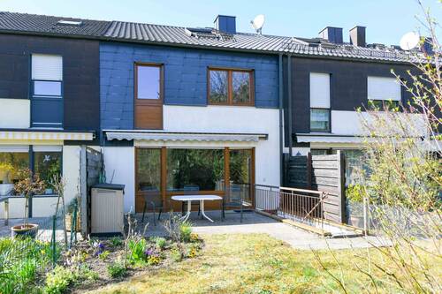 Gartenansicht - ImmoBillia: 'Ludwigburg-Oßweil - Reihenhaus in gesuchter Wohnlage!'