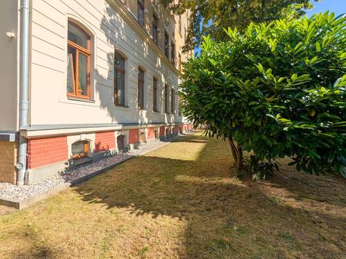 Vor dem Haus - 