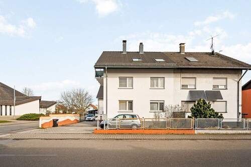 Vorderansicht - ***Topmodernisiertes Dreifamilienhaus in gefragter Lage von Sutensee-Spöck***