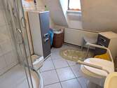 Bad mit Dusche oben - 