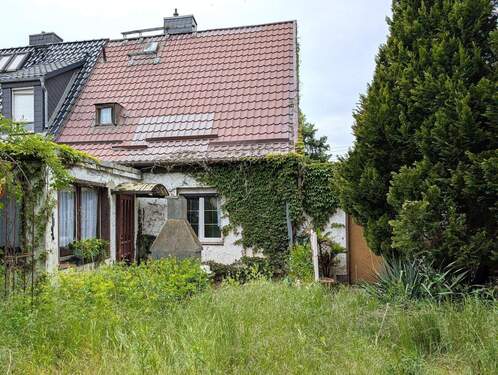 Ost/Gartenseite - Moderne Gasbrennwert Therme und ruhige Lage