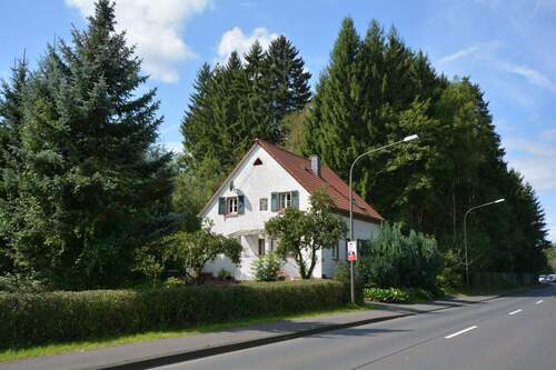 Gerolstein Brunnenstraße 1.JPG - Schönes freistehendes Wohnhaus mit Garage und Terrasse auf großem Grundstück in Gerolstein