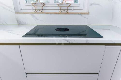 Bora-Herd mit zentralem Kochfeldabzugssystem - Etagenwohnung mit 72,50 m&sup2; in Berlin zum Kaufen