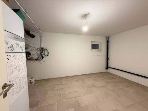 Muster - Technik UG - 