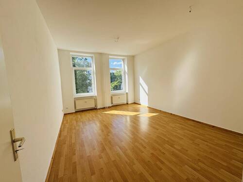 Zimmer 1 - Bezugsfreie Altbauwohnung mit Balkon zum ruhigen Innenhof nahe S-Bhf Adlershof!