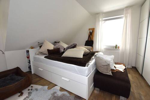 Elternschlafzimmer 1.OG.JPG - 