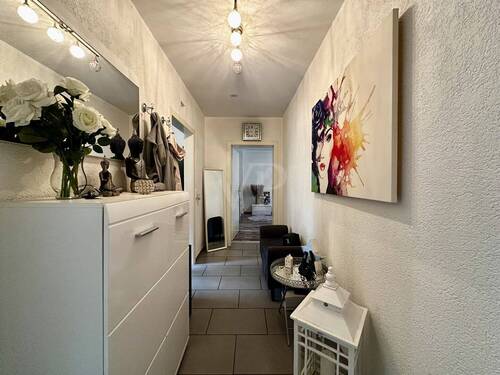 Eingangsbereich-Flur - 2 Zimmer Etagenwohnung zum Kaufen in Velbert