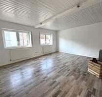 Charmantes Einfamilienhaus mit Ausbaupotenzial, Nebengebäuden, großem Hof und sonnigem Garten - Philippsburg Huttenheim