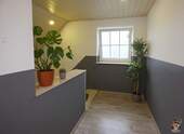 Flur mit Fenster - 