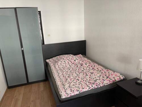 Zimmer - Mehrfamilienhaus, Wohnhaus mit 293,00 m&sup2; in Erlangen zum Kaufen