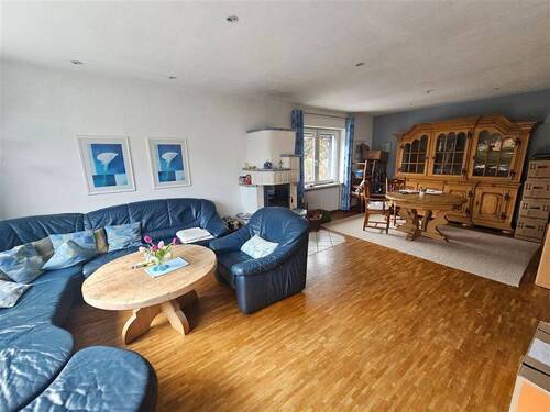 Wohn- Esszimmer Hauptwohnung - 
