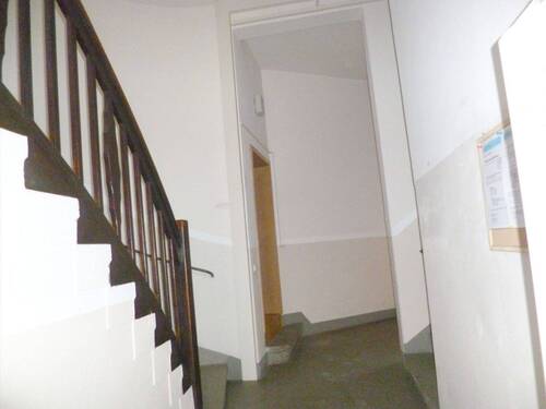 Treppenhaus - 3 Zimmer Etagenwohnung zur Miete in Bautzen
