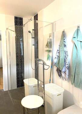 Bad Wanne u. Dusche - 