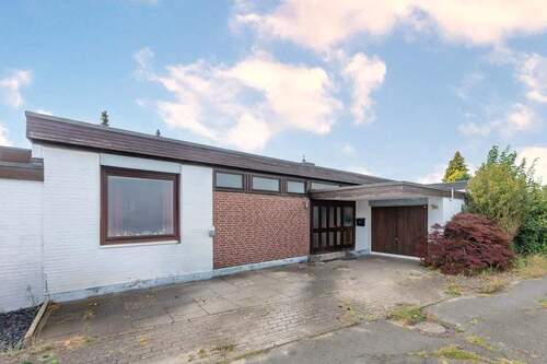 Straßenansicht - Reihenmittelhaus mit 118,00 m&sup2; in Oststeinbek zum Kaufen