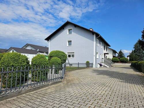 Ansicht Nord-West.jpg - 6 Zimmer Doppelhaushälfte zum Kaufen in Osterhofen