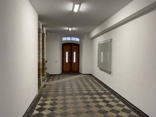 Treppenhaus - 1 Zimmer Mehrfamilienhaus, Wohnhaus zum Kaufen in Bornstedt