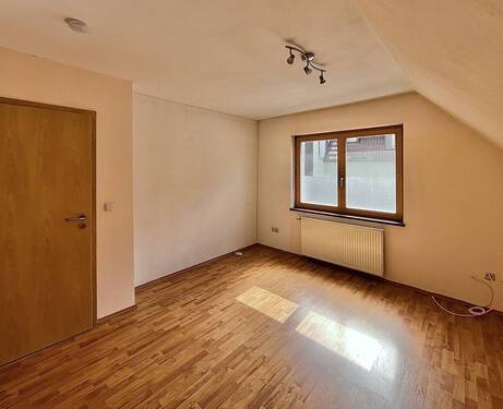 Wohnzimmer - 3 Zimmer Etagenwohnung in Schwandorf