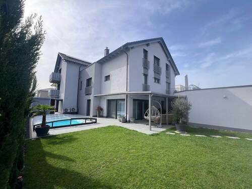 Haus mit Garten + Pool - Einfamilienhaus zum Kaufen in Rheinhausen