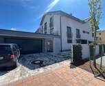 Aussenansicht mit Garagen - Einfamilienhaus in Rheinhausen
