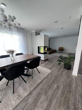 Ess-/Wohnzimmer - 