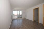 Wohnzimmer - 2 Zimmer Etagenwohnung zur Miete in Zwickau