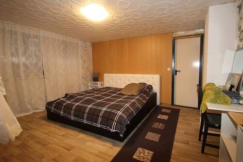 Das große Gästezimmer im Keller - 