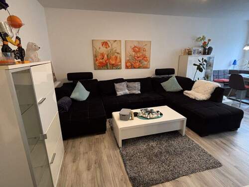 Wohnzimmer - 2 Zimmer Etagenwohnung zum Kaufen in Kitzingen