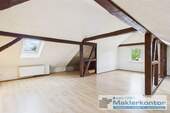 Dachgeschoss/Wohnbereich mit Kamin - 