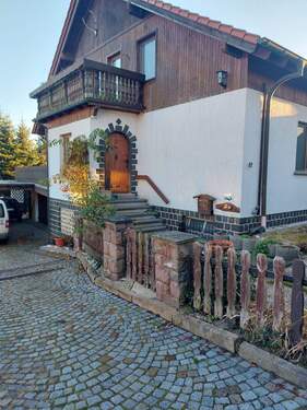 Hauseingang - Hübsches EFH mit Charme - 380.000,00&nbsp;EUR Kaufpreis, ca.&nbsp; 220,00&nbsp;m&sup2;&nbsp;Wohnfl&auml;che