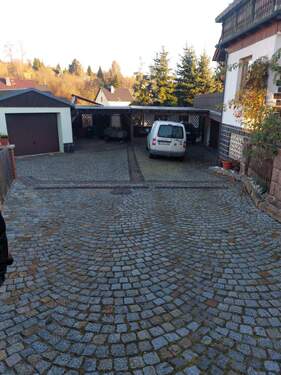 Hauseinfahrt - 6 Zimmer Einfamilienhaus in Penig