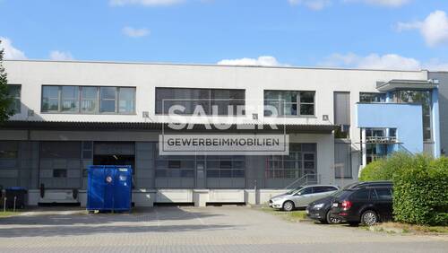 Halle E Gebäudeansicht - 916 m² Rampenlager mit 2 Rampen, inkl. Büroraum + WC *481*