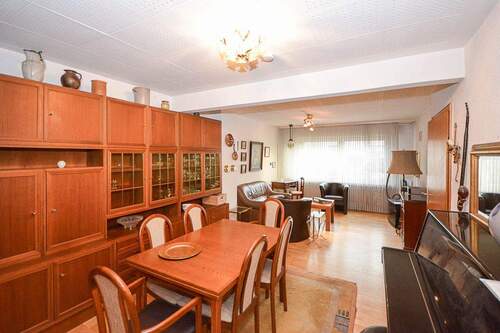 Wohnzimmer - 6 Zimmer Einfamilienhaus in Brühl