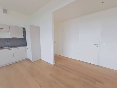 Küche mit Blick zum Flur - 