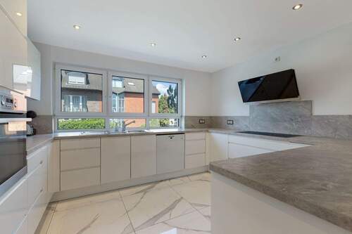 Küche mit Kücheninsel - 