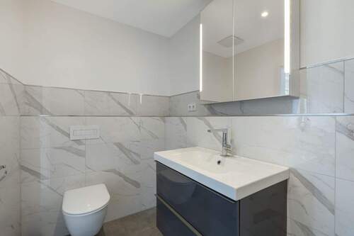 Badezimmer im 1. OG - 