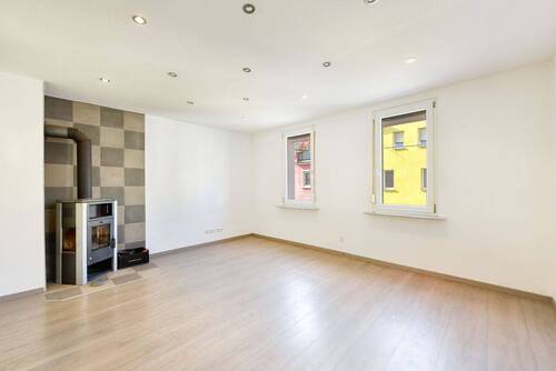 Wohnen von rechts - 3 Zimmer Etagenwohnung zur Miete in Stuttgart