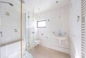 Badezimmer mit Dusche - 