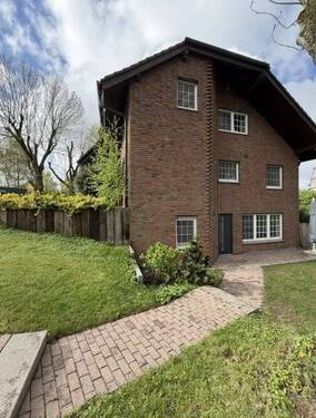 Seitenblick mit Eingang ELW - 