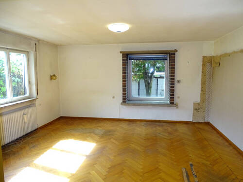 Wohnzimmer - 5 Zimmer Einfamilienhaus in Marbach am Neckar