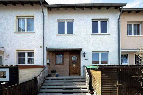 Hausansicht - Charmantes Reihenmittelhaus in ruhiger Spielstraße von Elsen