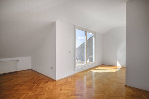 Wohnzimmer - 2 Zimmer Etagenwohnung zum Kaufen in Aachen