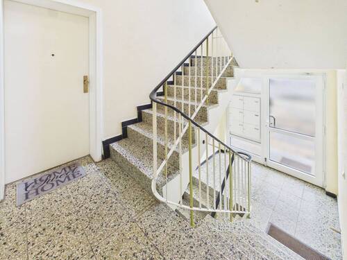 Treppenhaus - Etagenwohnung mit 72,60 m&sup2; in Wolfsburg zum Kaufen