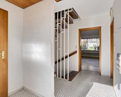 Eingansdiele - 6 Zimmer Reihenmittelhaus zum Kaufen in Essen