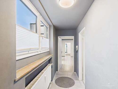 Eingangsflur - 4 Zimmer Etagenwohnung in Bremerhaven