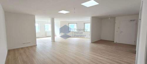 Wohnen_Küche - Exklusiv, offen, lichtdurchflutet: Großzügige 2-Zimmer-Wohnung mit Oberlichtern