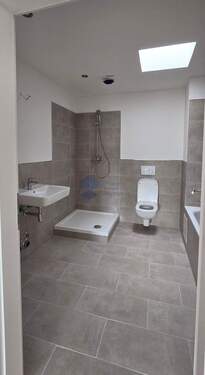 Bad - Etagenwohnung mit 97,50 m&sup2; in Barsinghausen zur Miete