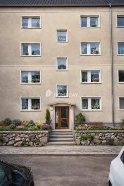 Außenansicht ViSta - Kompakte Zwei-Zimmer-Wohnung mit Balkon in ruhigem Mehrfamilienhaus