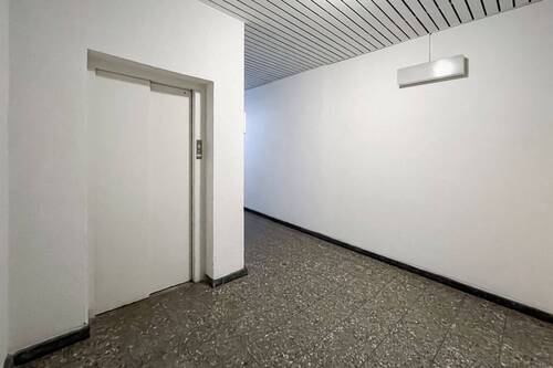 Aufzug /Hausflur - 
