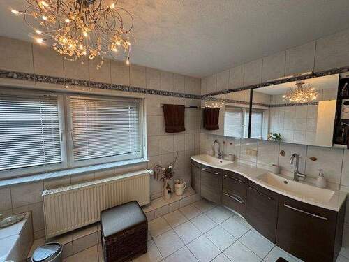  Badezimmer im Dachgeschoss - 